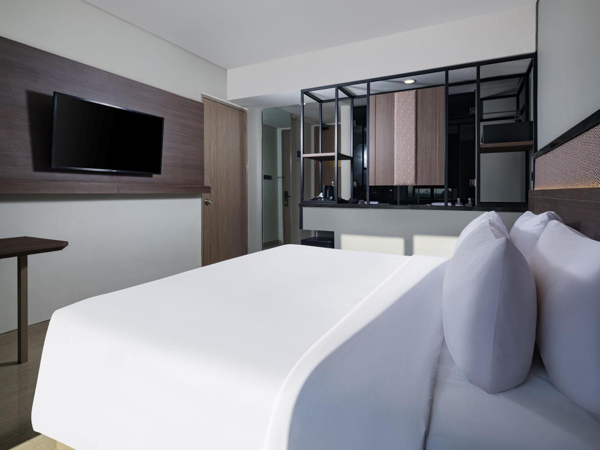 Hotel Santika Blitar Exteriör bild