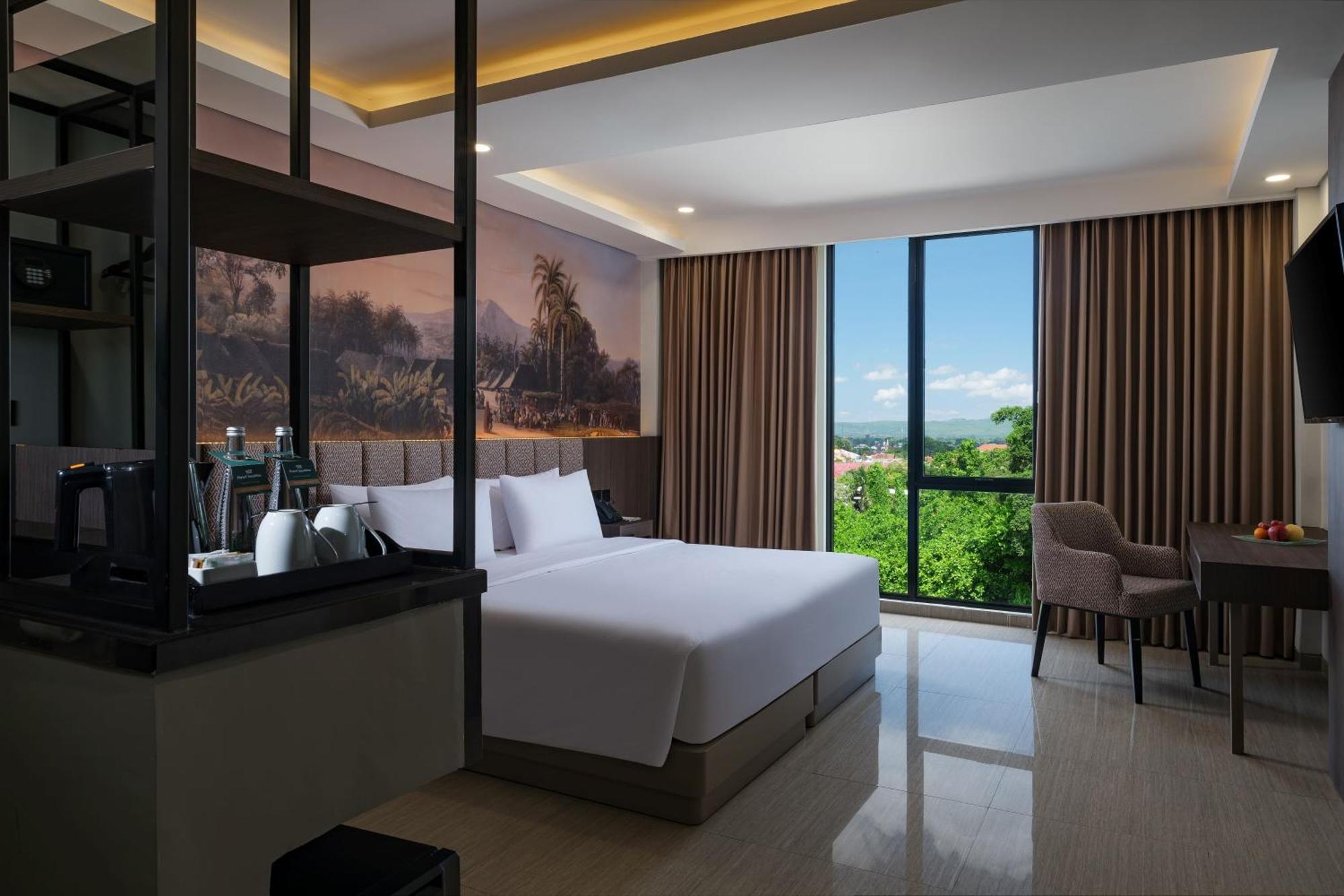 Hotel Santika Blitar Exteriör bild